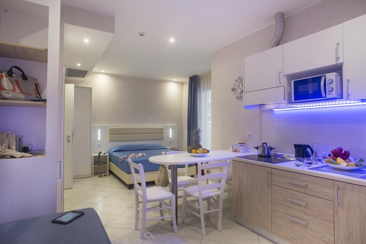 White Suite & Apartments Bellaria-Igea Marina Ngoại thất bức ảnh