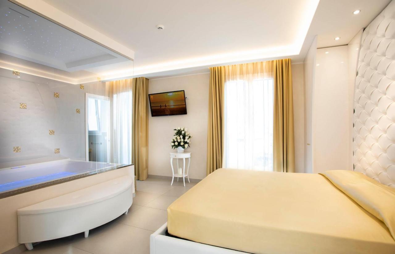 White Suite & Apartments Bellaria-Igea Marina Ngoại thất bức ảnh